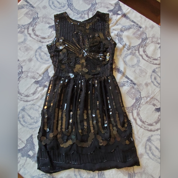 Black dress by Walter Baker Evening - Picture 14 of 15